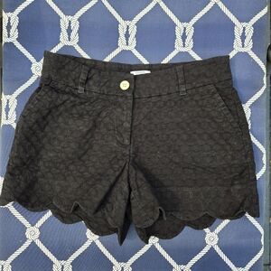 Crown & Ivy Shelby Textured Scalloped Edge Shorts Black Pockets Women's Petite 6
